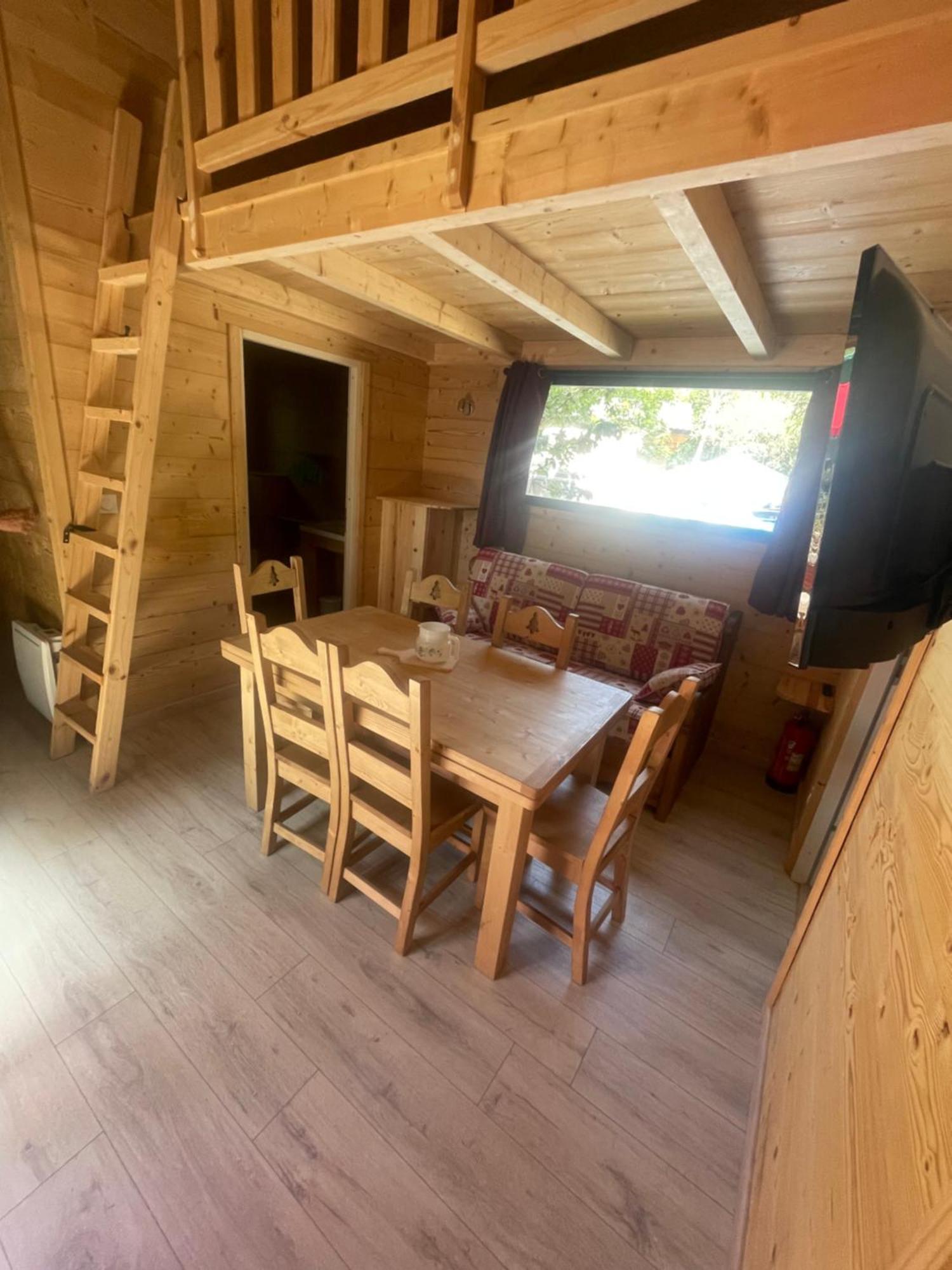 Camping L'Enclave Mobil-Home Estavar ภายนอก รูปภาพ