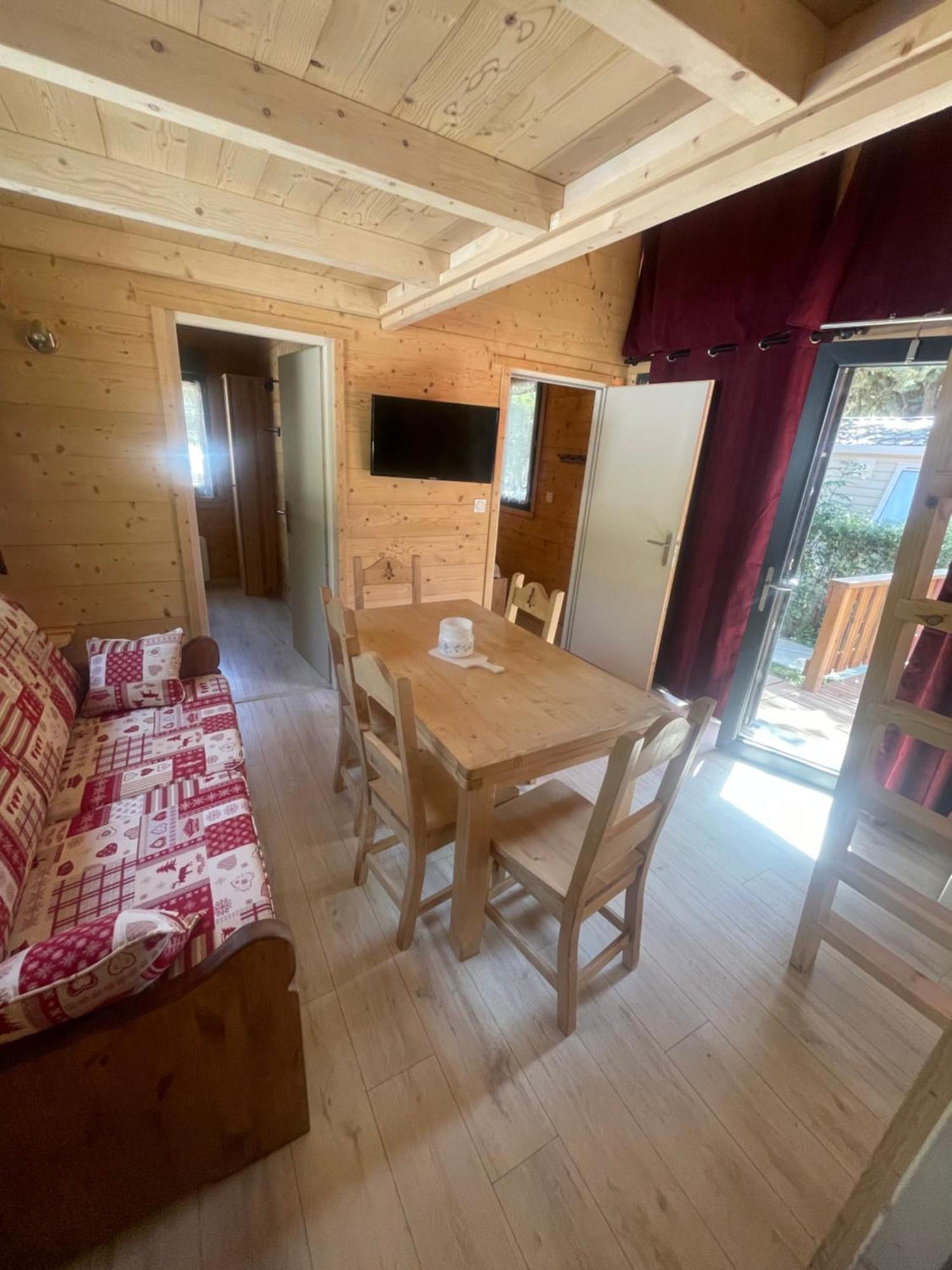 Camping L'Enclave Mobil-Home Estavar ภายนอก รูปภาพ