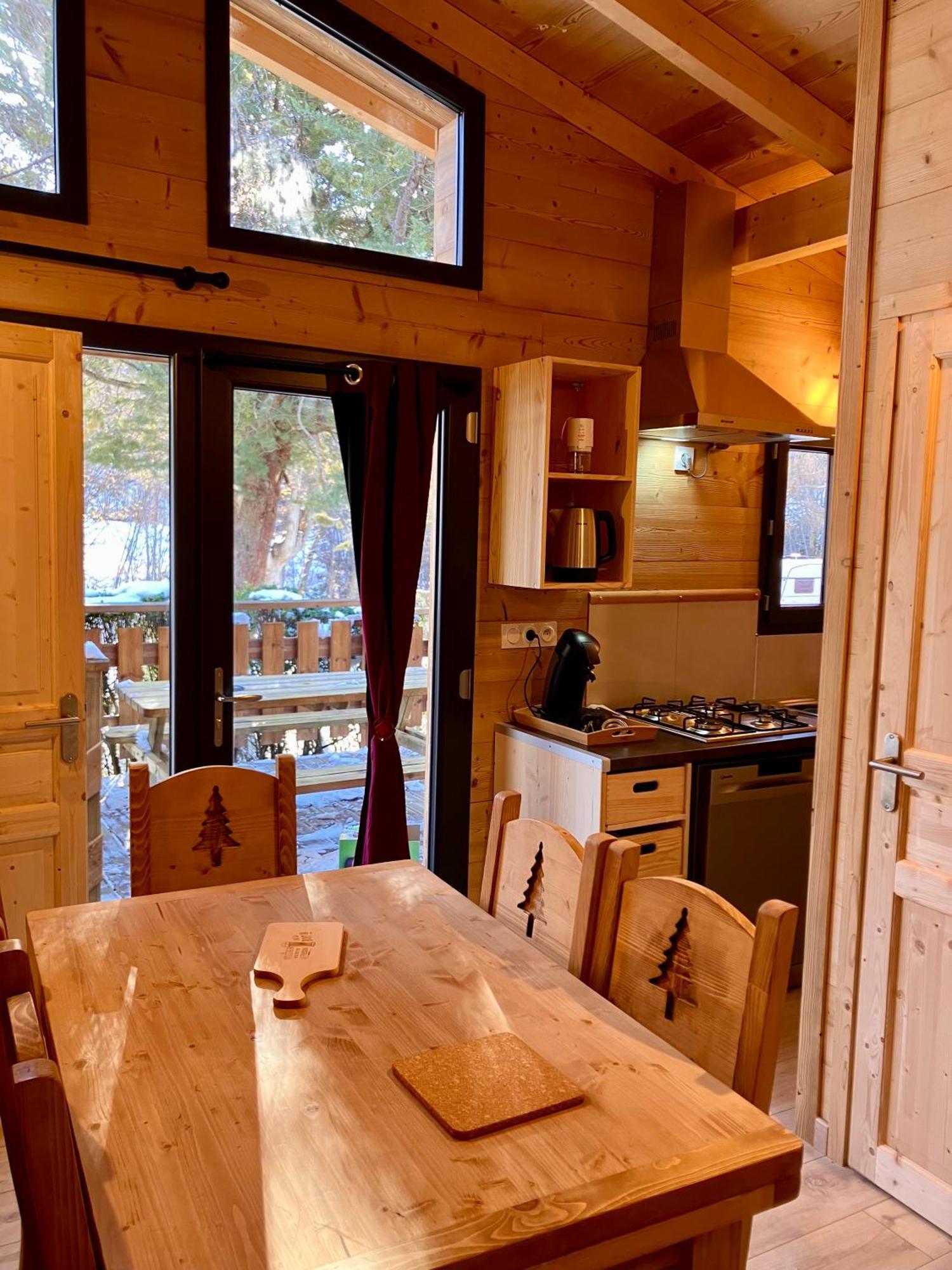 Camping L'Enclave Mobil-Home Estavar ภายนอก รูปภาพ