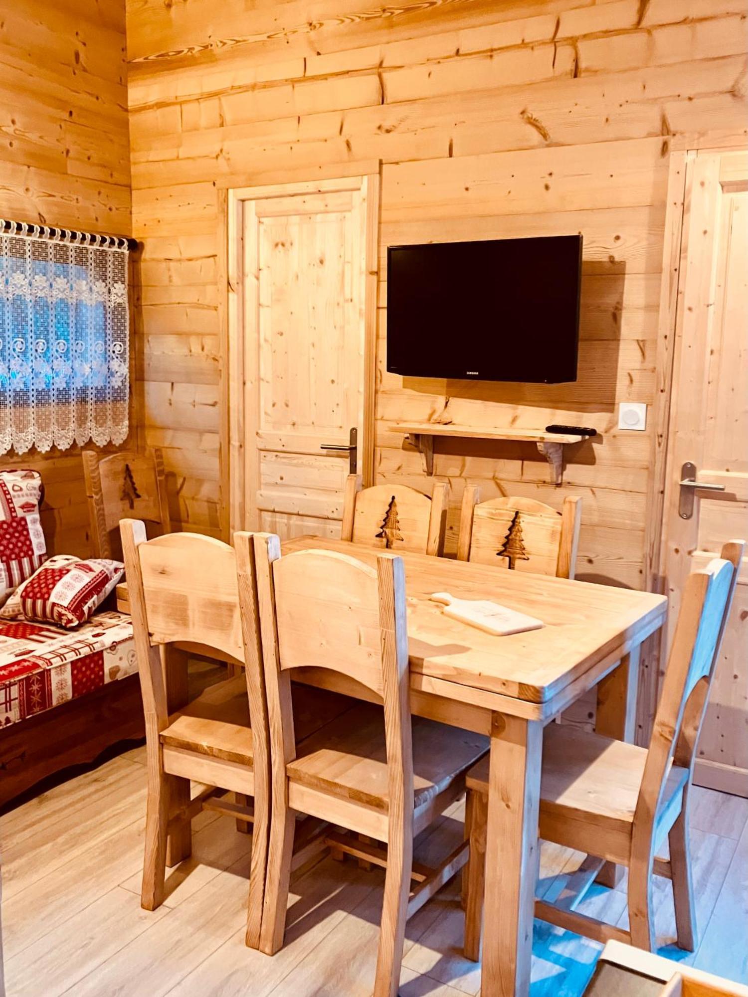 Camping L'Enclave Mobil-Home Estavar ภายนอก รูปภาพ